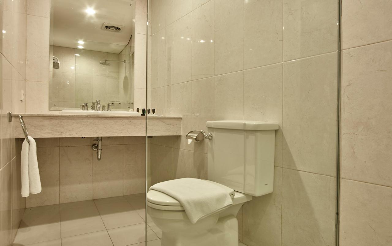 Hotel President Executive Club Cikarang Esterno foto
