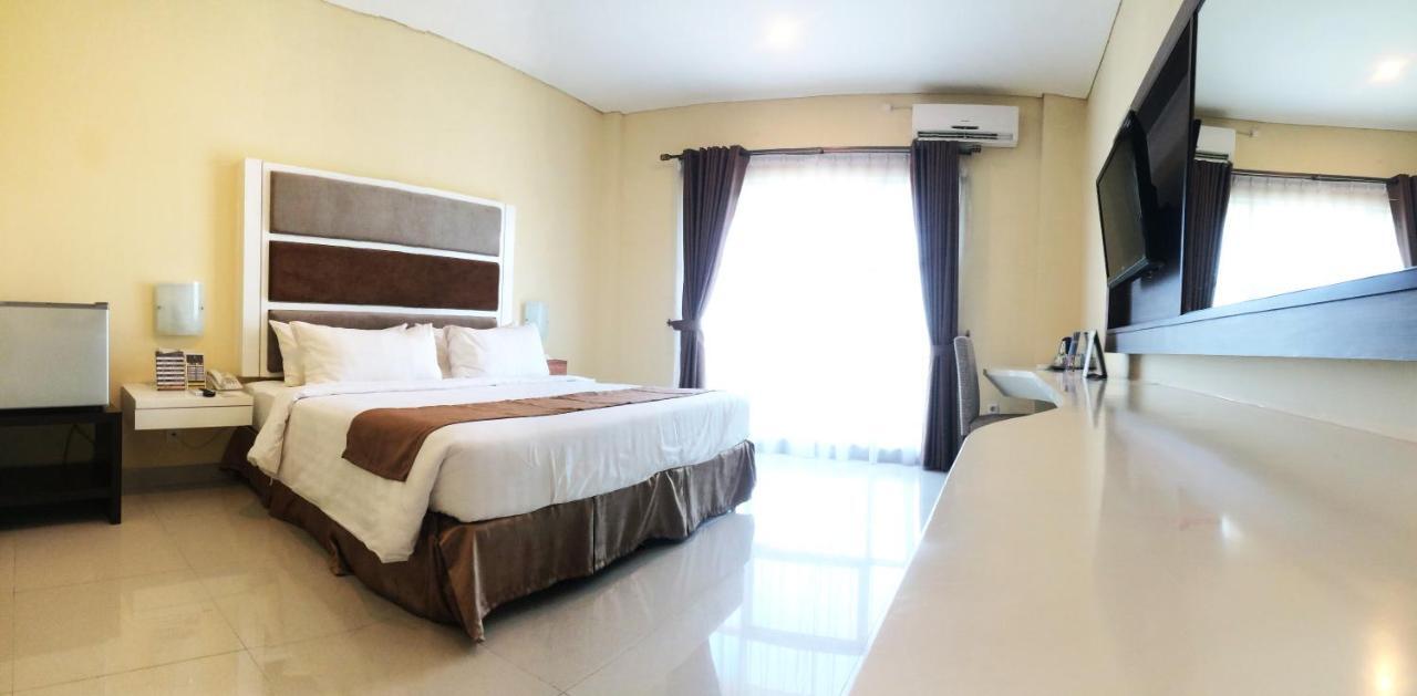Hotel President Executive Club Cikarang Esterno foto